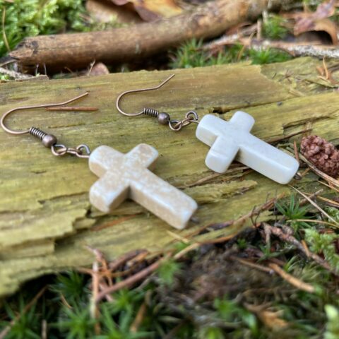 náušnice - bílé kříže